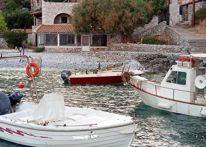 فندق Marathos Bay *