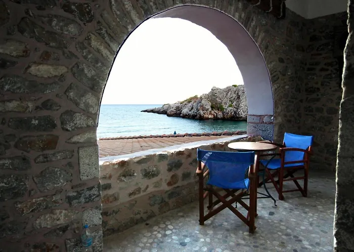 فندق Marathos Bay *