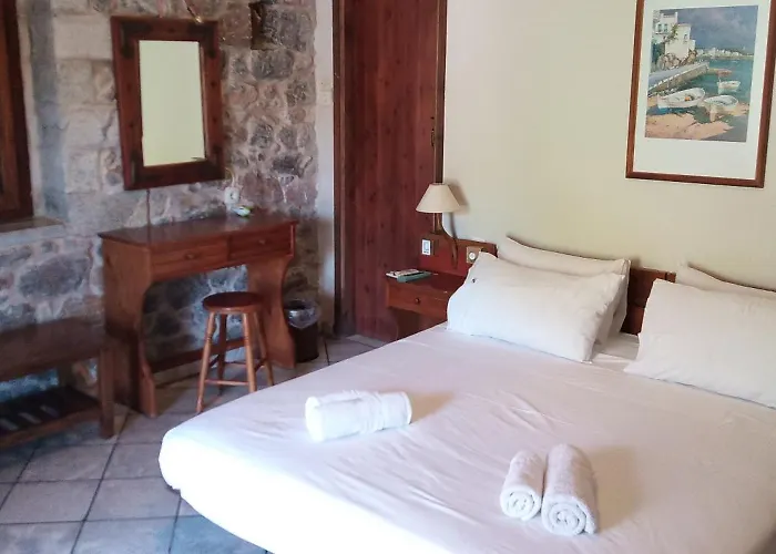 Szálloda Marathos Bay *